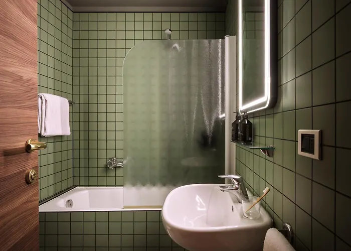 Otel Max Brown Missori, Part Of Sircle Collection